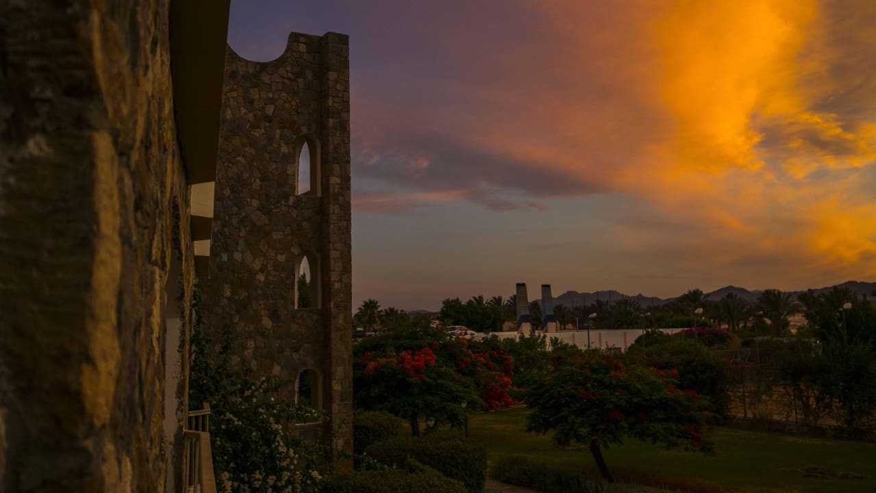 Sonnenuntergang  Brayka Bay Resort