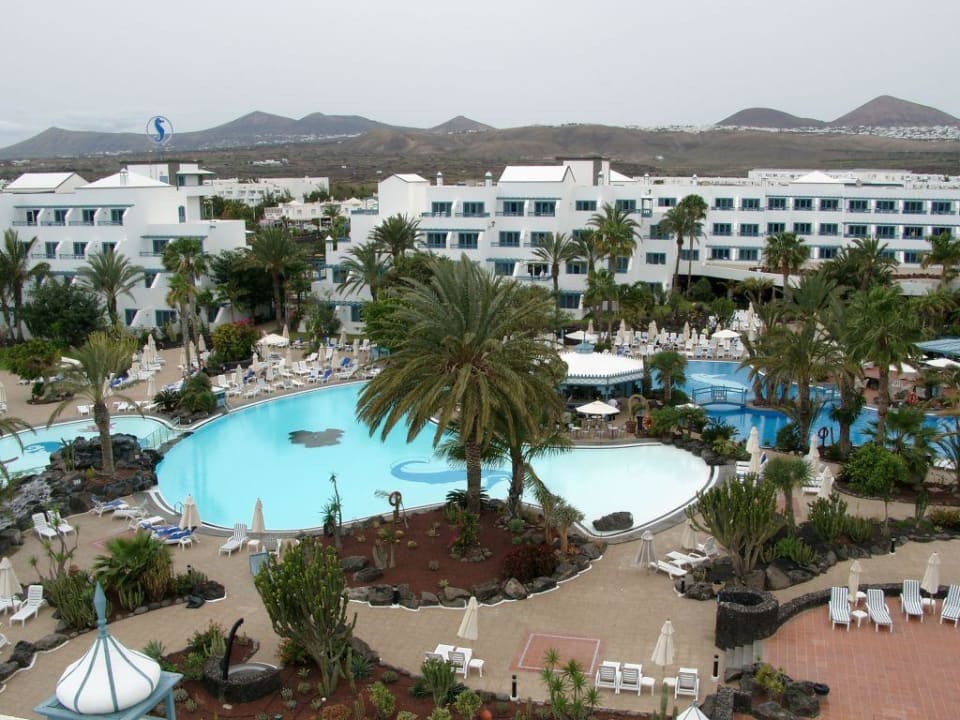 Großzügige Hotelanlage Seaside Hotel Los Jameos