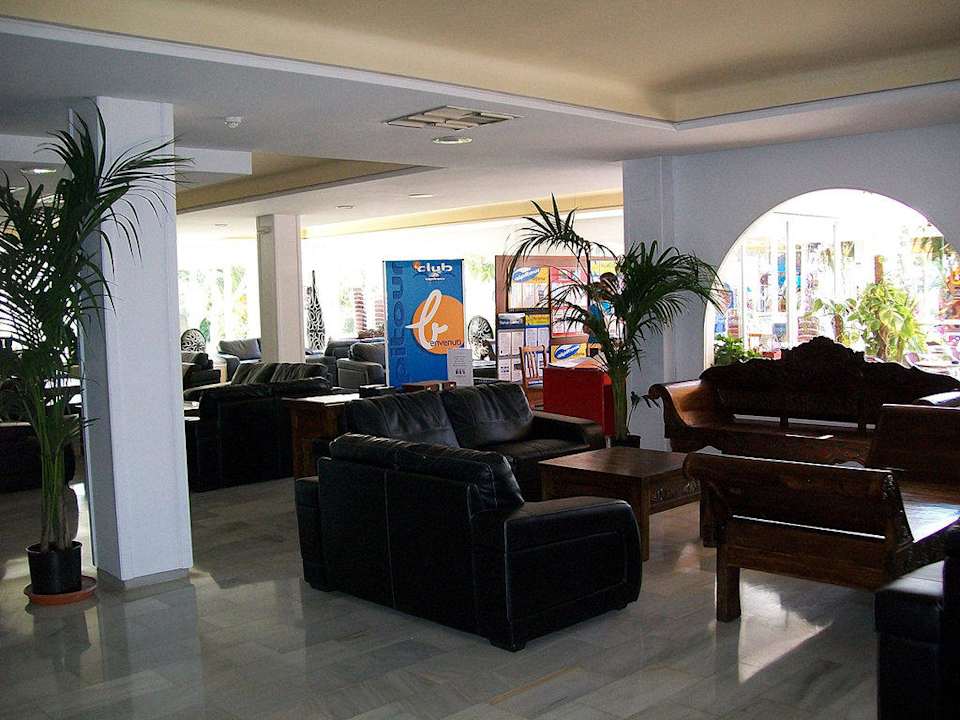Lobby FERGUS Style Bahamas