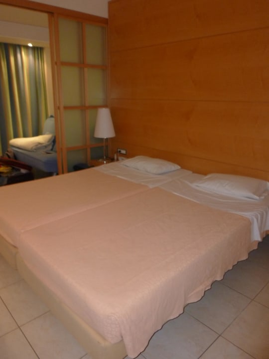 Bett Hotel Calypso Beach