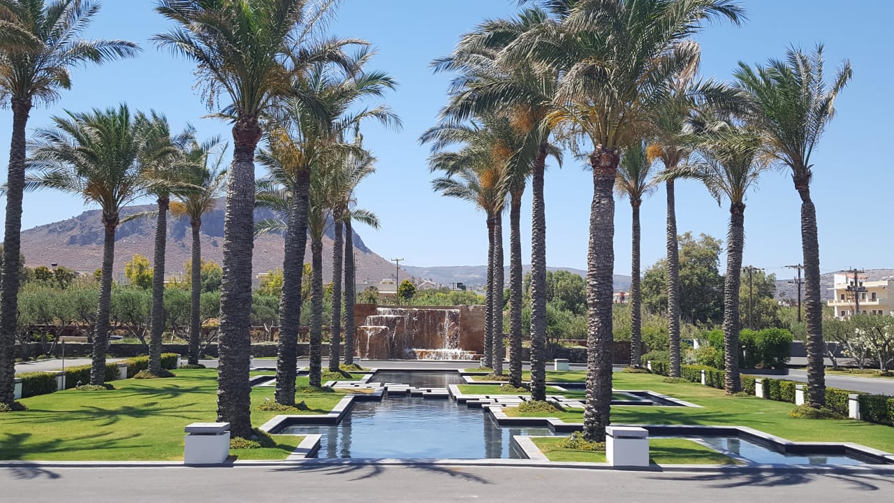 Blick vom Haupteingang aus Amirandes A Grecotel Resort To Live