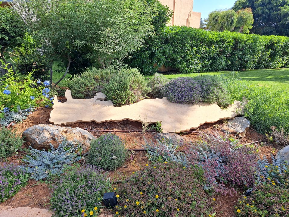 Gartenanlage Anissa Beach & Village