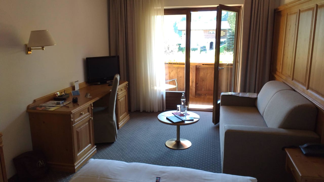 Wohnseite/ côté salon Sporthotel Cristall