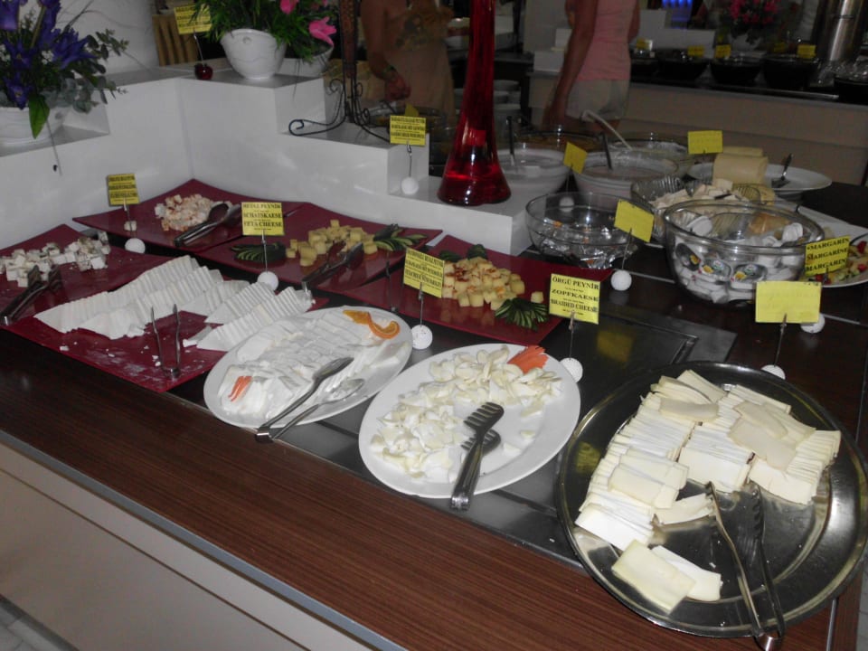 Verschiedene Schafskäsesorten, Zopfkäse etc. Club Sidelya Hotel