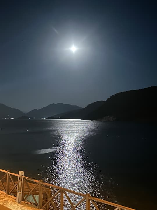 Sonstiges Orka Lotus Beach