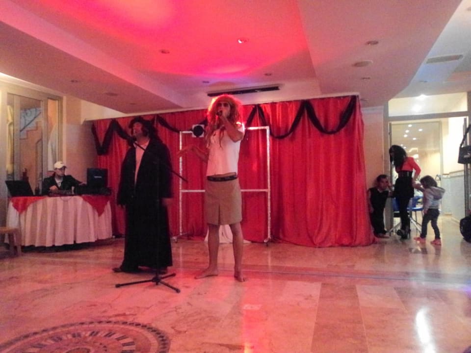 Abendprogramm mit Sketchen Royal Atlantis Beach Hotel