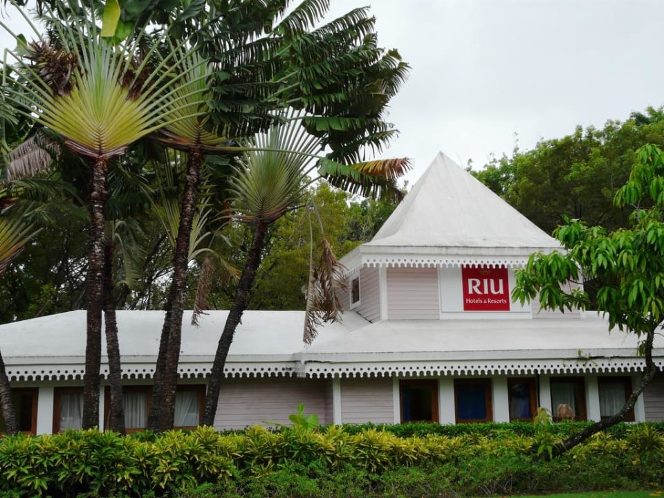 Am Eingang der 3 RIU Anlagen Playabachata Hotel