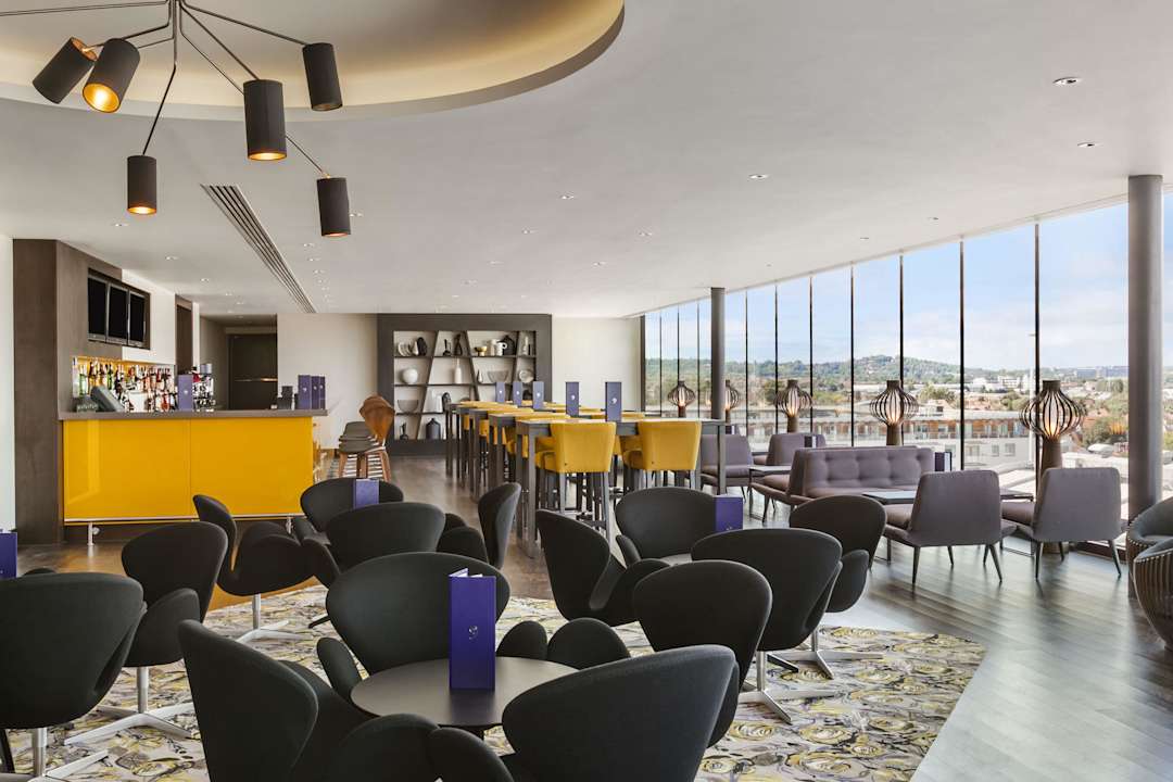 Dining Hilton London Wembley