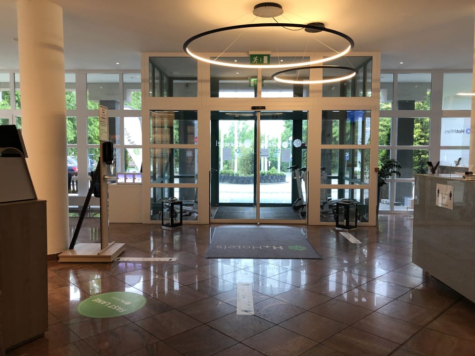 Lobby H+ Hotel Limes Thermen Aalen