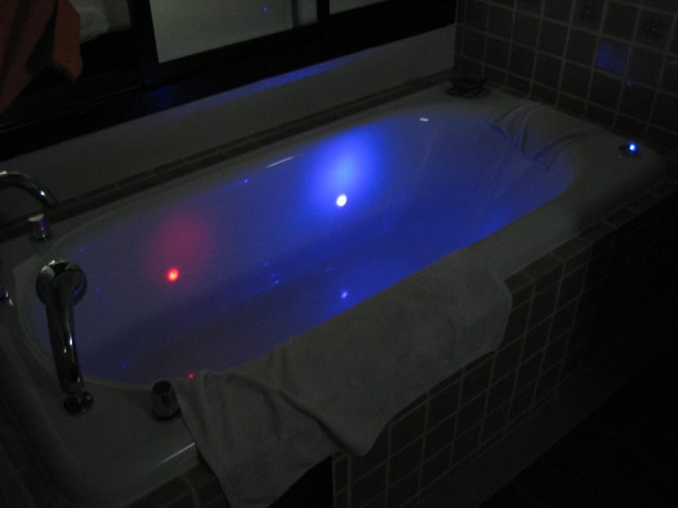 Beleuchtete Badewanne The Fair House Beach Resort