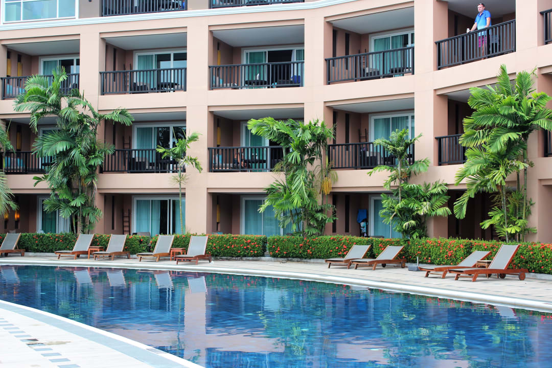 Pool Pullman Phuket Panwa Beach Resort