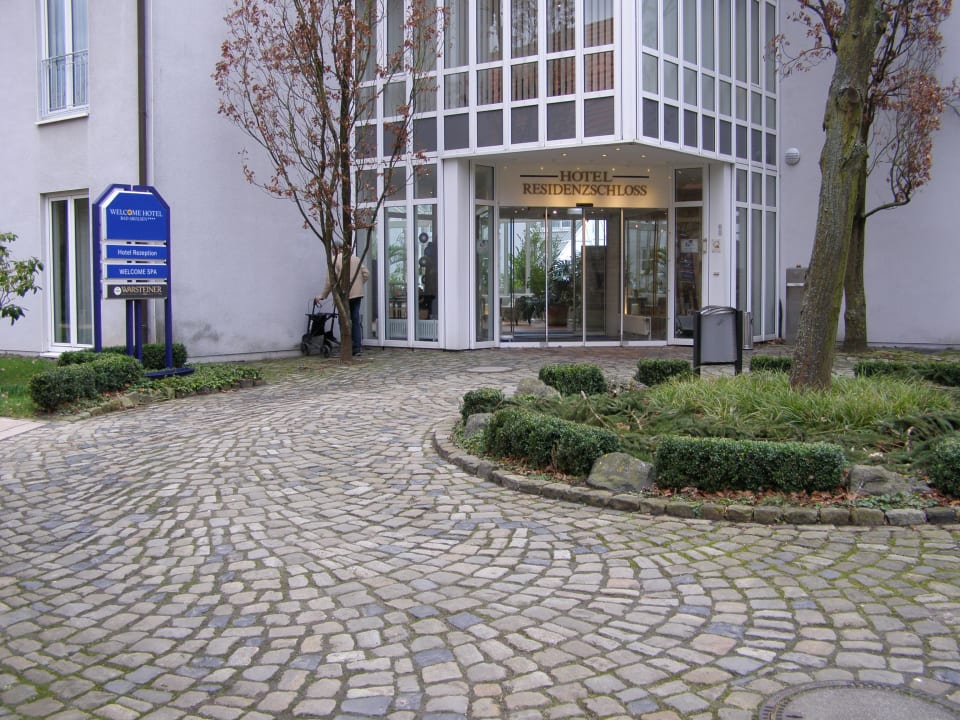 Eingang Welcome Hotel Bad Arolsen