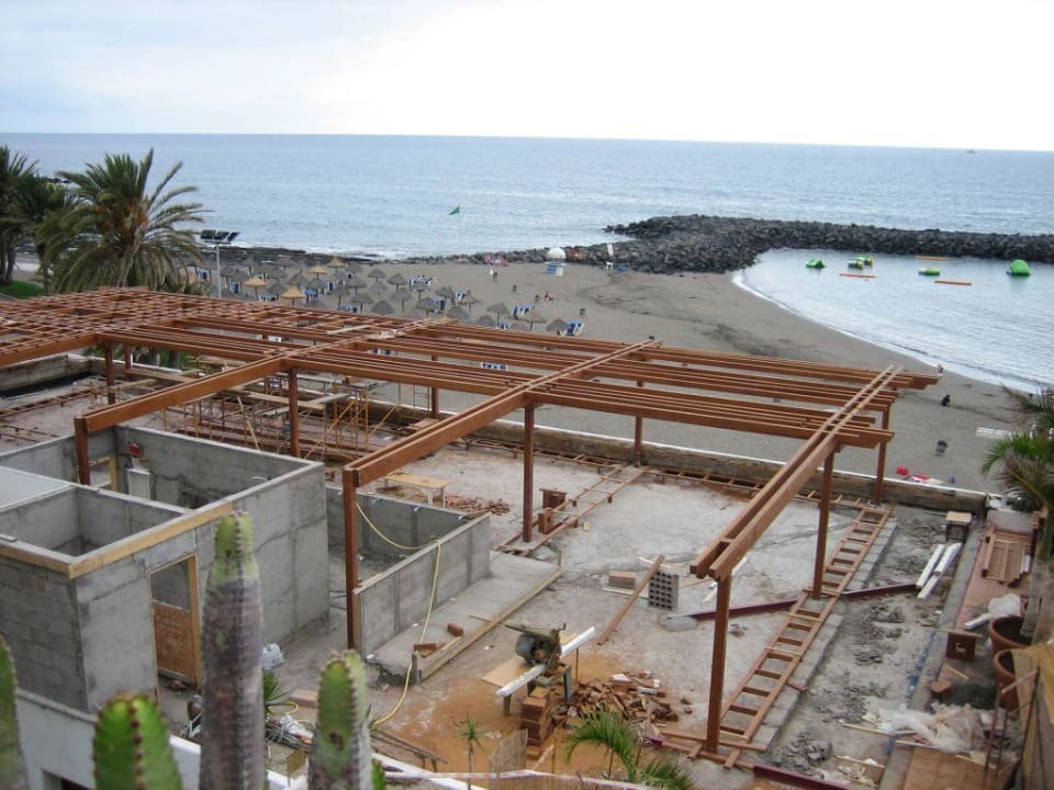Baustelle innerhalb der Hotelanlage H10 Gran Tinerfe - Adults only