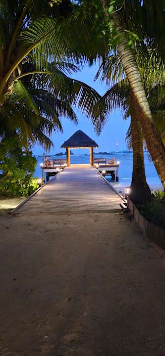 Außenansicht Vilamendhoo Island Resort & Spa