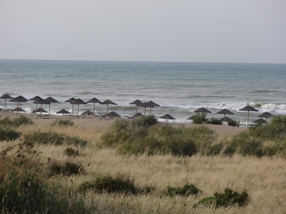 Blick von unserem Zimmer auf den Strand Sikania Resort & Spa