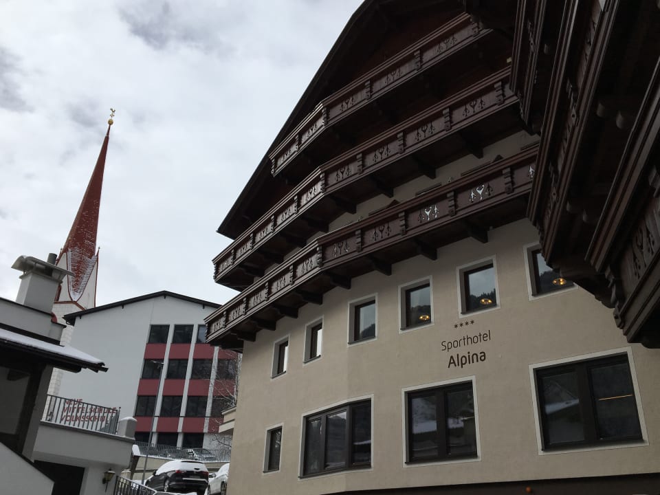 Außenansicht Hotel Alpina Sölden