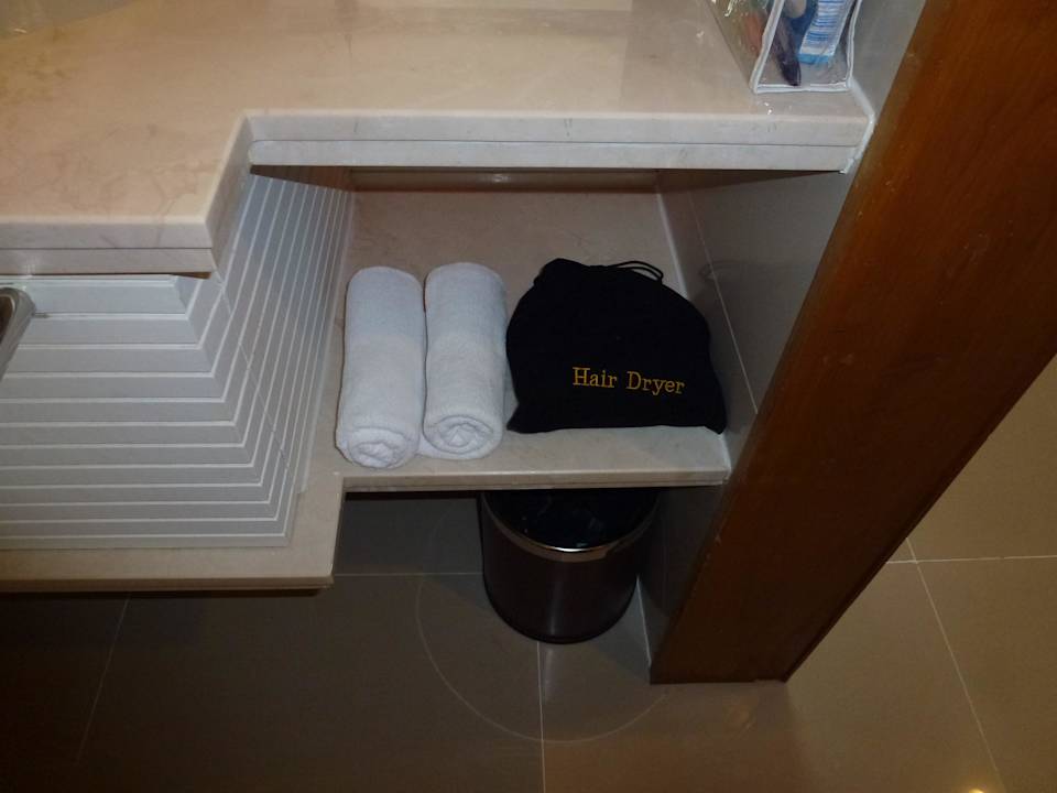 Es gab genügend Handtücher Hotel Courtyard By Marriott Bangkok