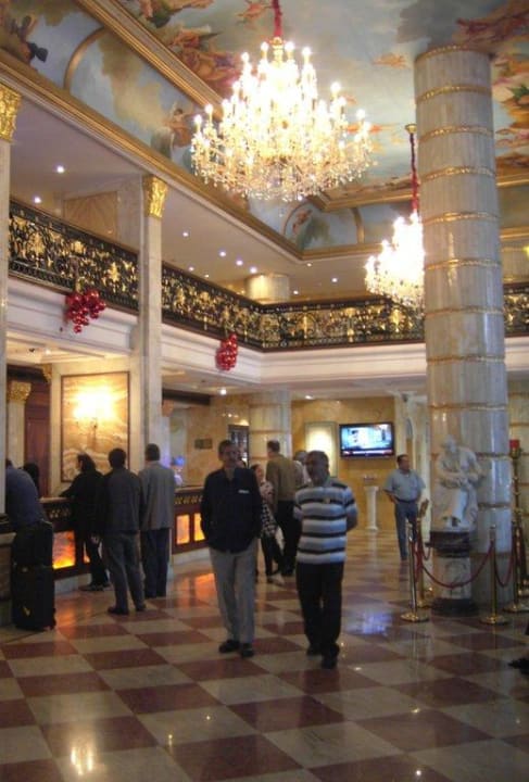 Ramada Plaza, Empfang The Royal Plaza Hotel