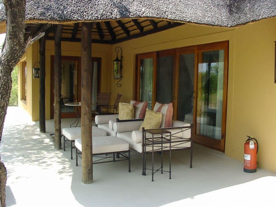 Terrasse der Villa Hotel Mushara Lodge