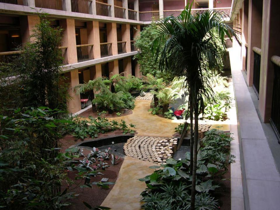 Hotel w srodku Lopesan Baobab Resort