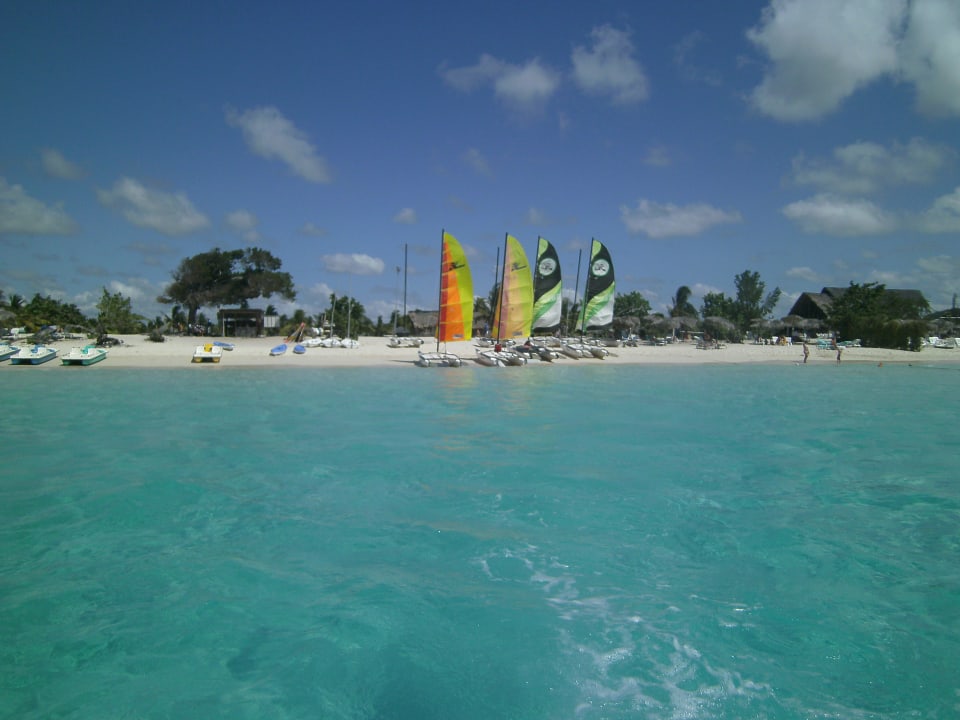 Strand bem Bootsverleih Hotel Playa Pesquero