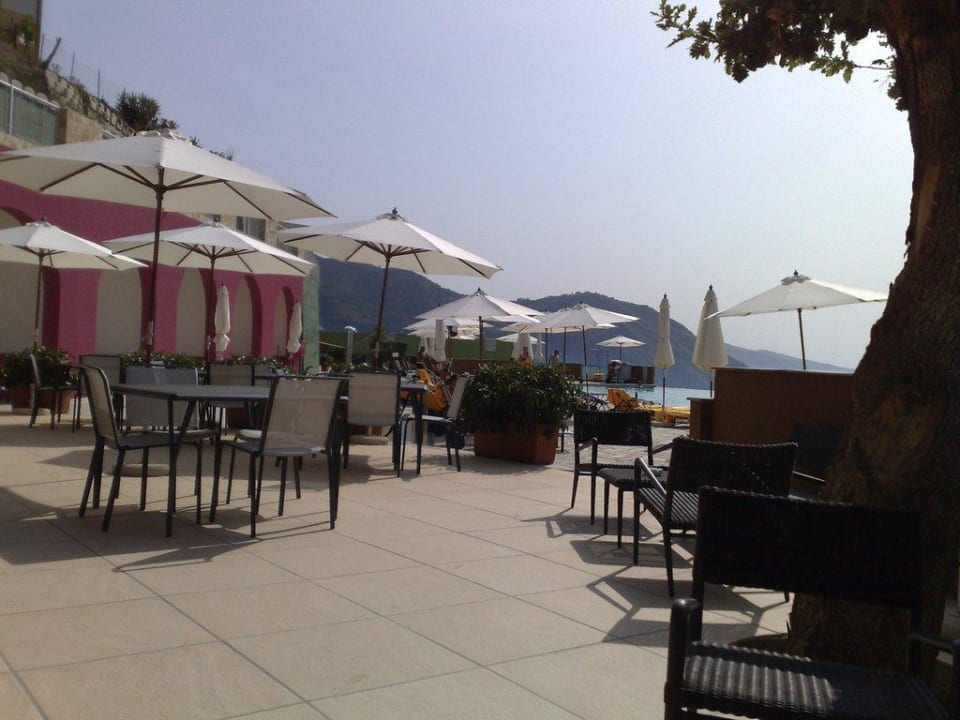 Blick von der Poolbar aus GH Hotel Avalon Sikani