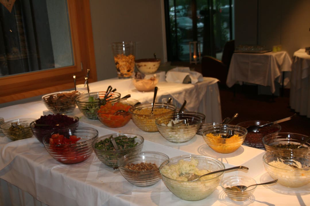 Buntes Salatbuffet Gorfion Familotel Liechtenstein
