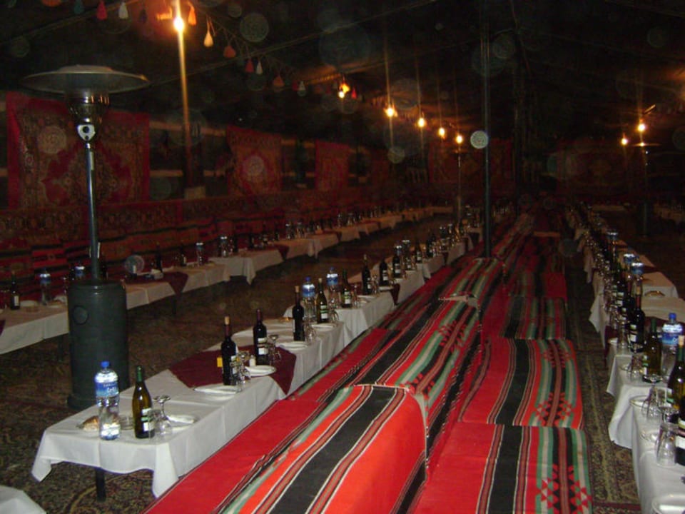 Dinner Buffet Jabal Rum Camp