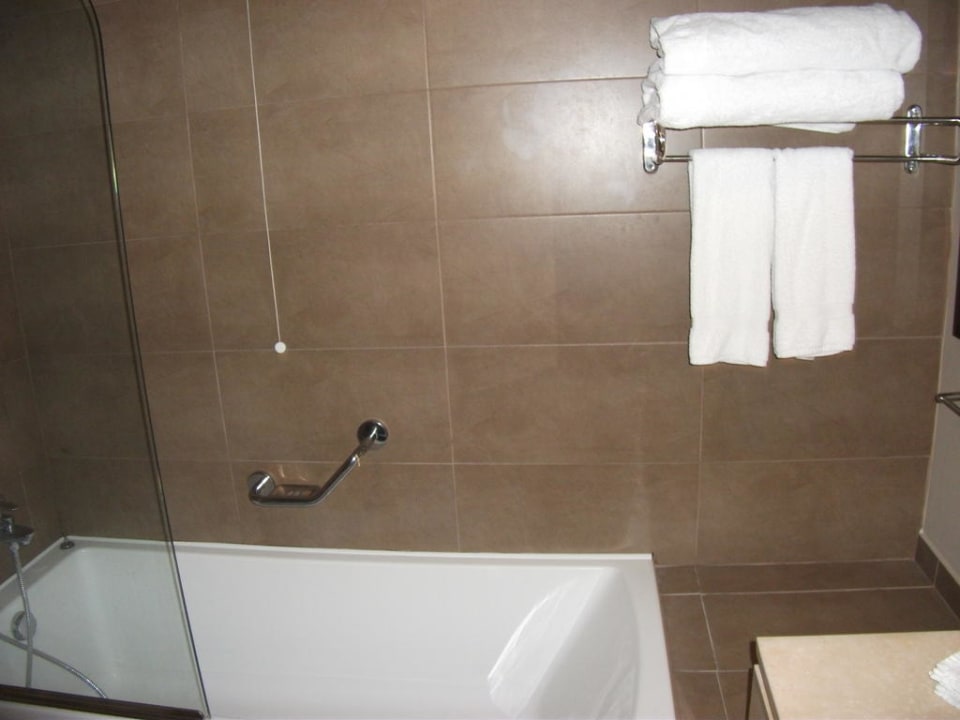 Bad im Standardzimmer TUI BLUE Palazzo del Mare