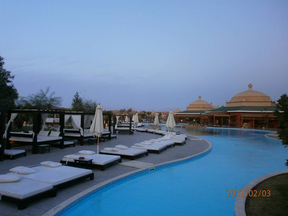 Relaxliegen am Morgen Pickalbatros Jungle Aqua Park Resort - Neverland Hurghada