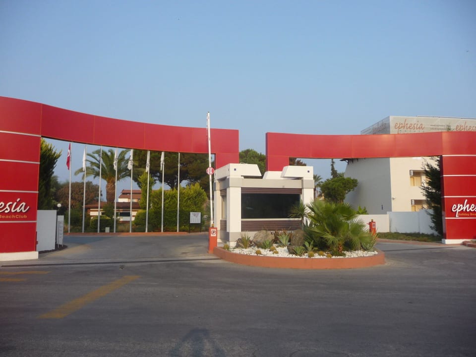 Einfahrt zum Hotel Ephesia Holiday Beach Club