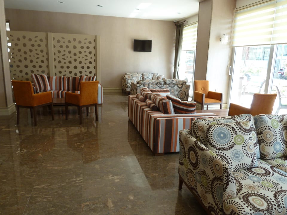 Sehr geschmackvolle neue Lobby Gardenia Hotel