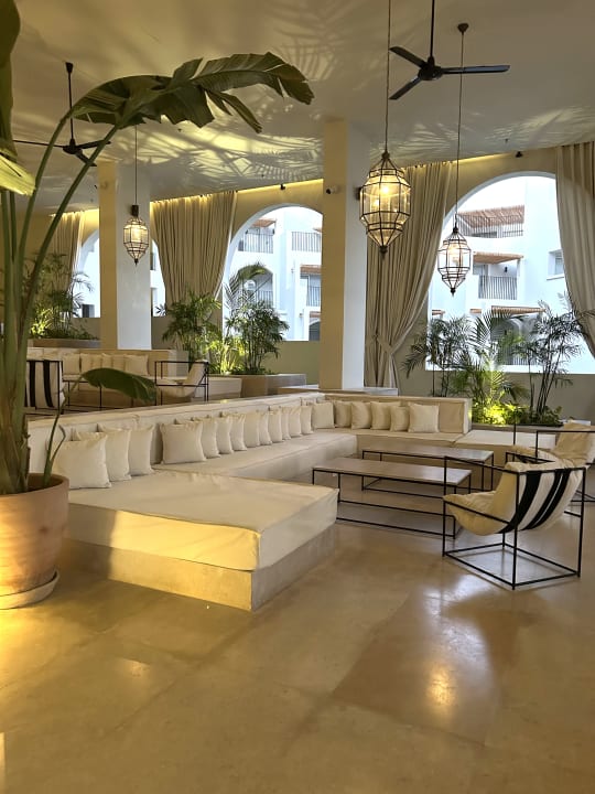 Lobby Serry Beach Resort