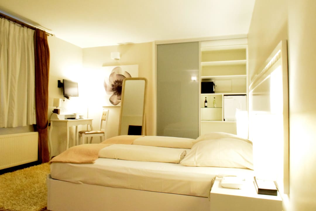 Hôtel La Petite Perle - hotel rooms