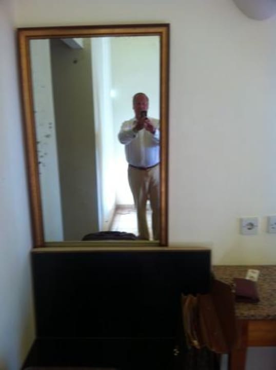 Zimmerspiegel Quecksilberglasscheibe -Flecken  Topaz Hotel