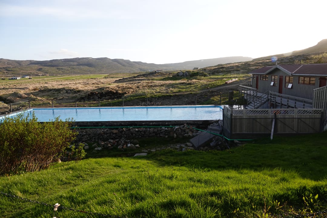 Pool Hótel Laugarhóll with natural hot spring
