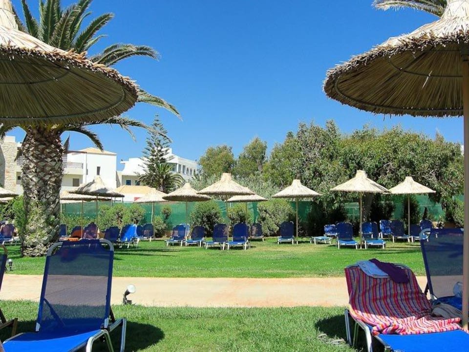 Morgens 10:30 Uhr am Pool Anissa Beach & Village