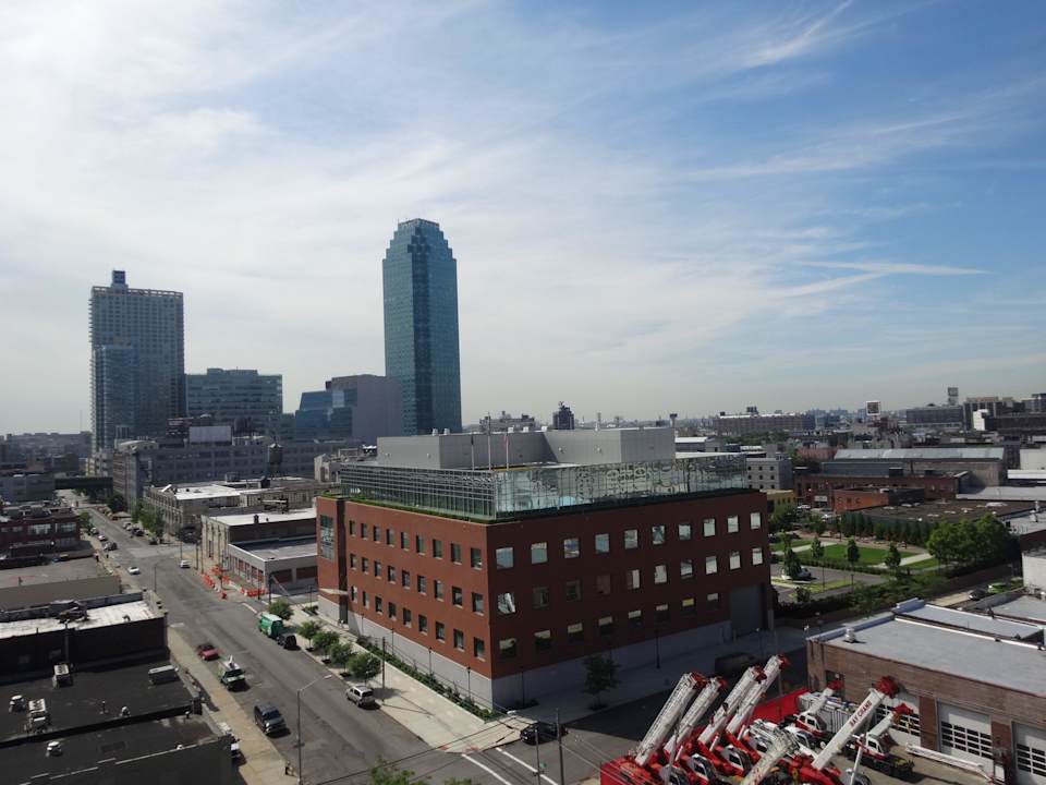 Ausblick auf Queens Z Hotel NYC