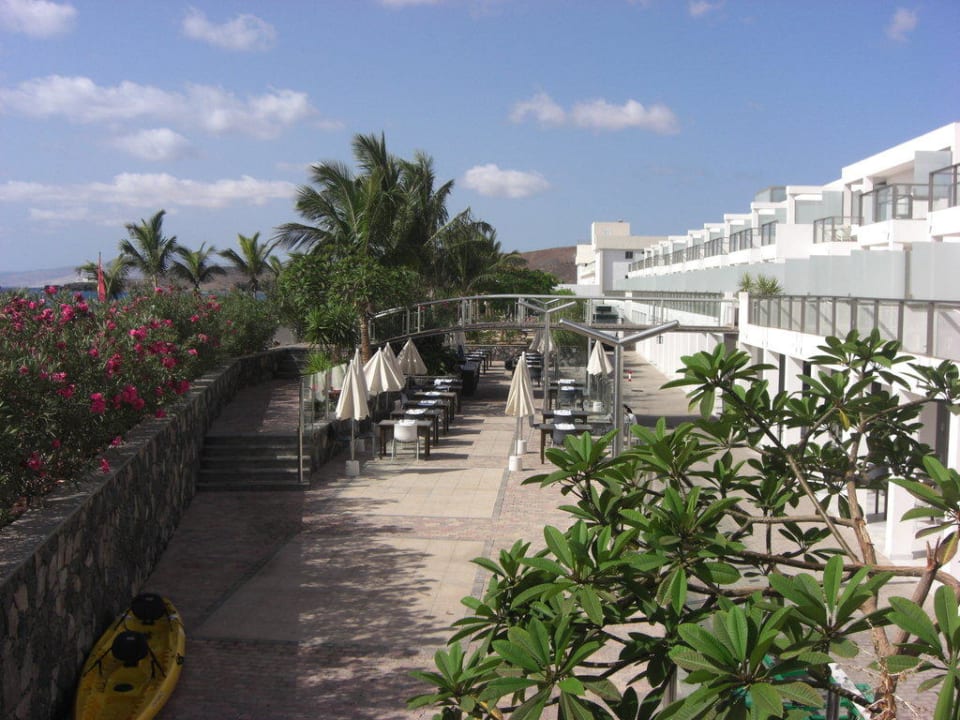 Außenbereich des Restaurants R2 Bahía Playa Design Hotel & Spa - Adults Only