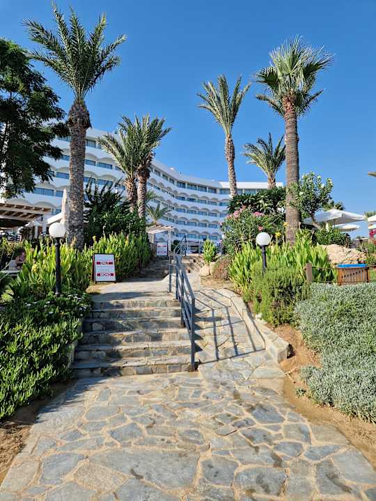 Außenansicht Crystal Springs Beach Hotel