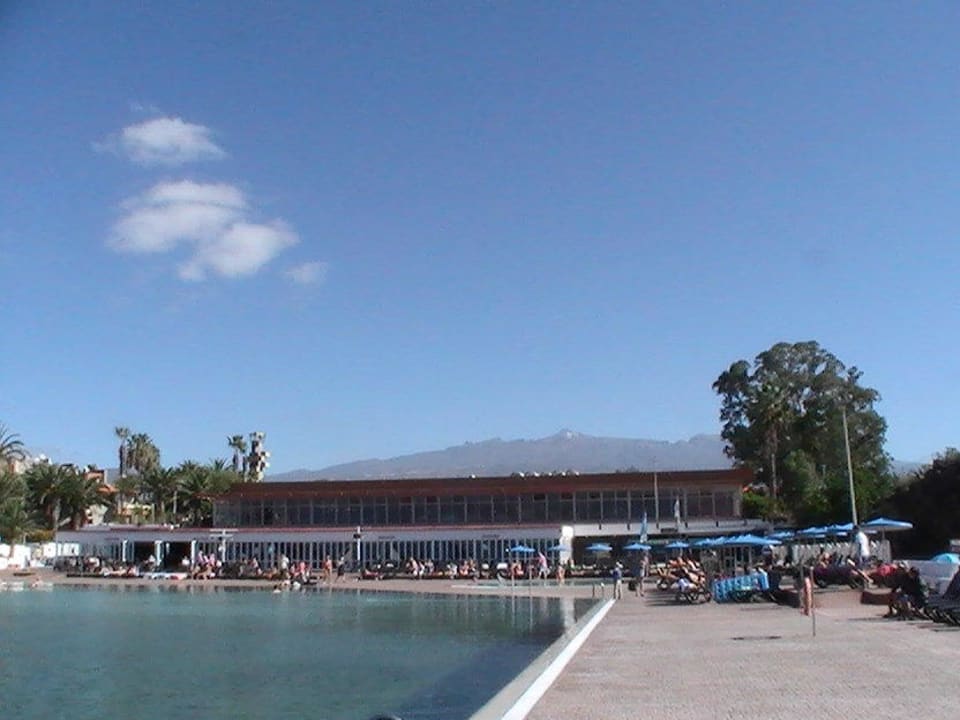 Pool mit Bar Alborada Ocean Club