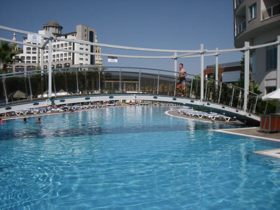 Super sauber Saturn Palace Resort Hotel