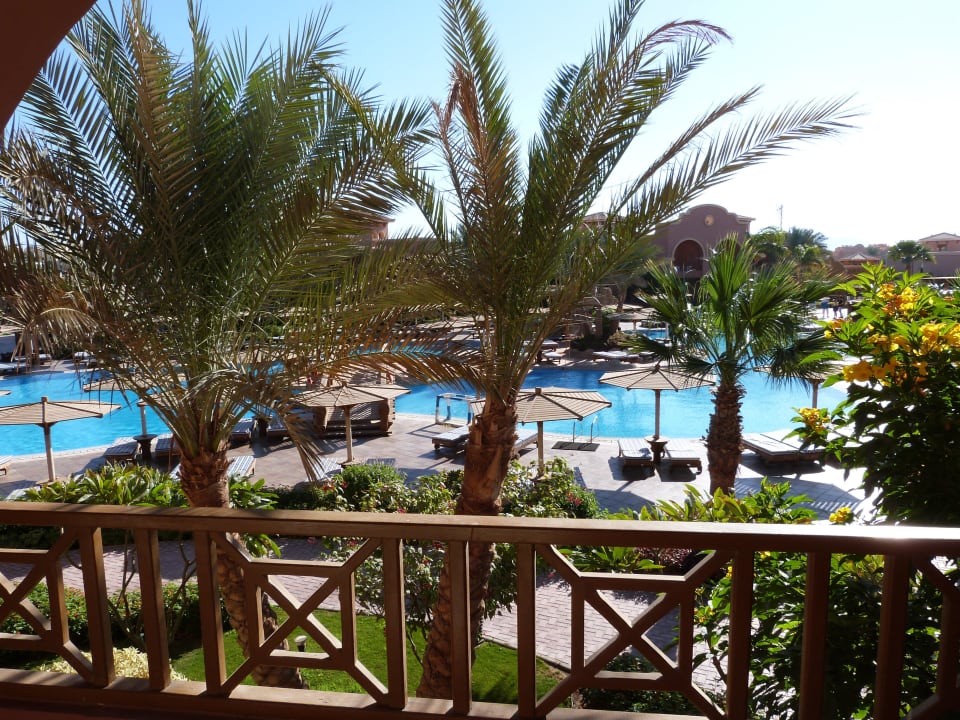 Blick auf den Pool Charmillion Gardens Aquapark