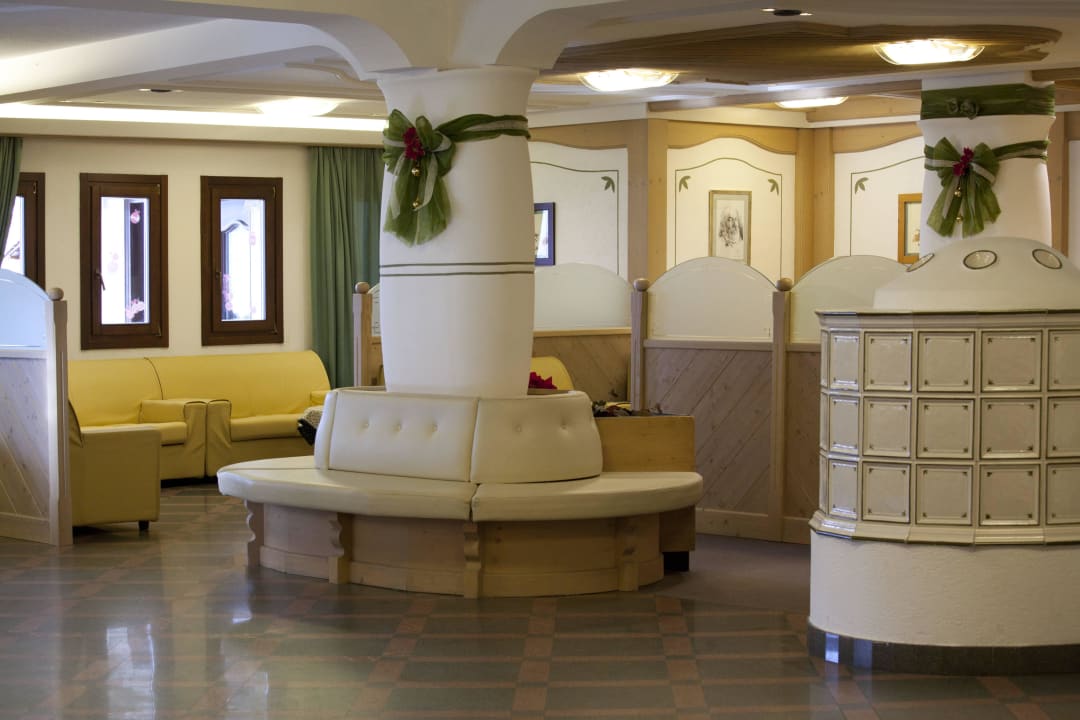 Hall Residence Aparthotel Des Alpes