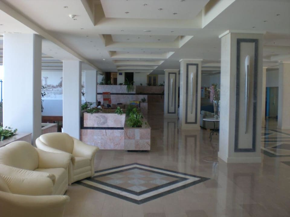 Eingangsbereich / Lobby Kresten Palace Hotel