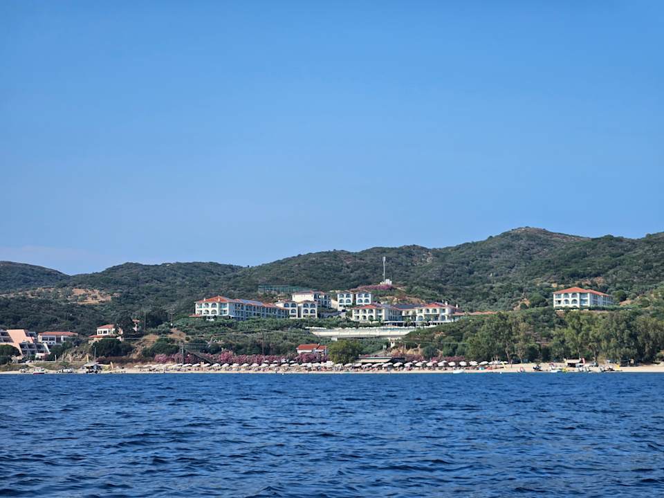 Außenansicht Akrathos Beach Hotel