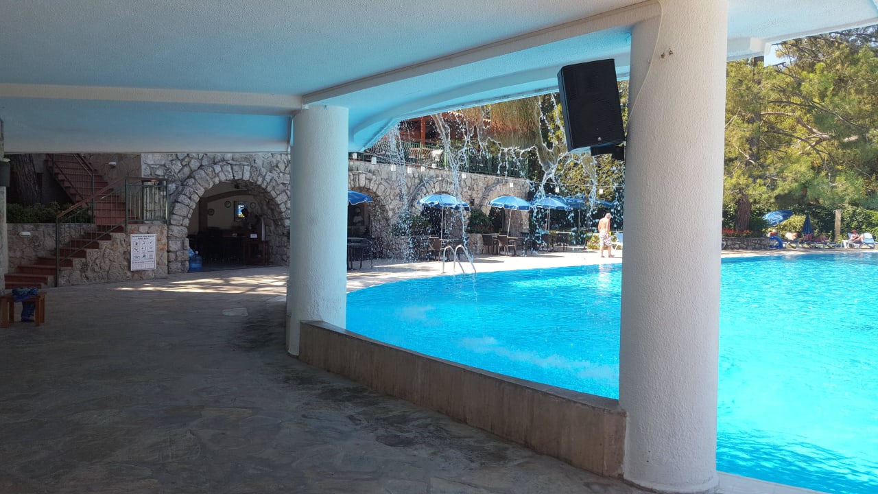 3 wunderschöne Pools Montana Pine Resort