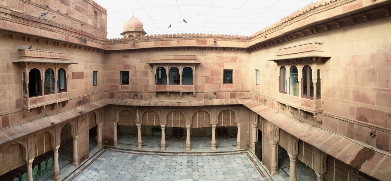 Außenansicht Hotel Laxmi Niwas Palace