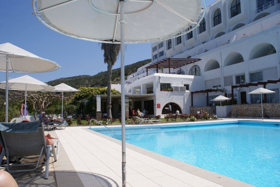 Pool und Poolbar Hotel Istron Bay