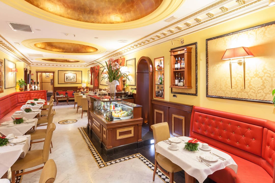 Breakfast Room Hotel Manfredi Suite in Rome